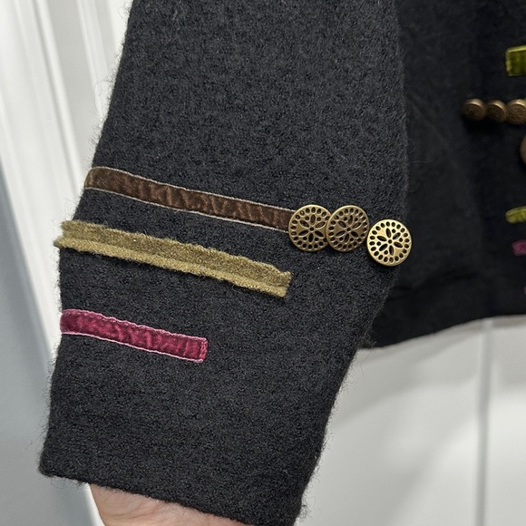Carson Black Wool Swing Jacket with Decorative Buttons Appliquéd Fabric - Size M - Picture 5 of 16